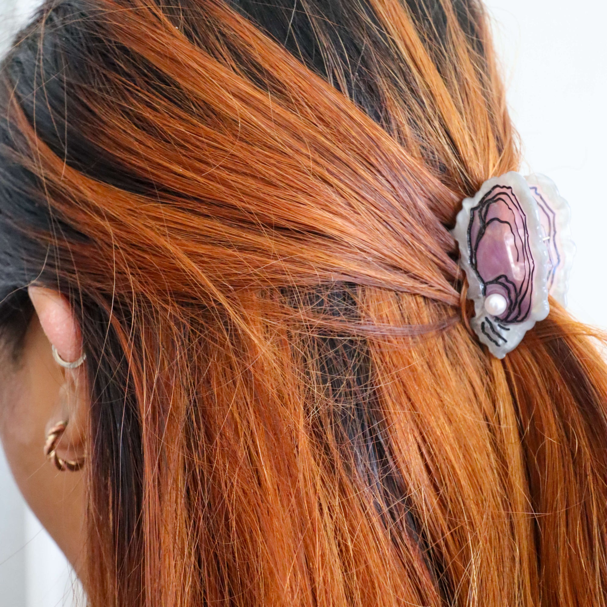 Mini Oyster Hair Claw Clip