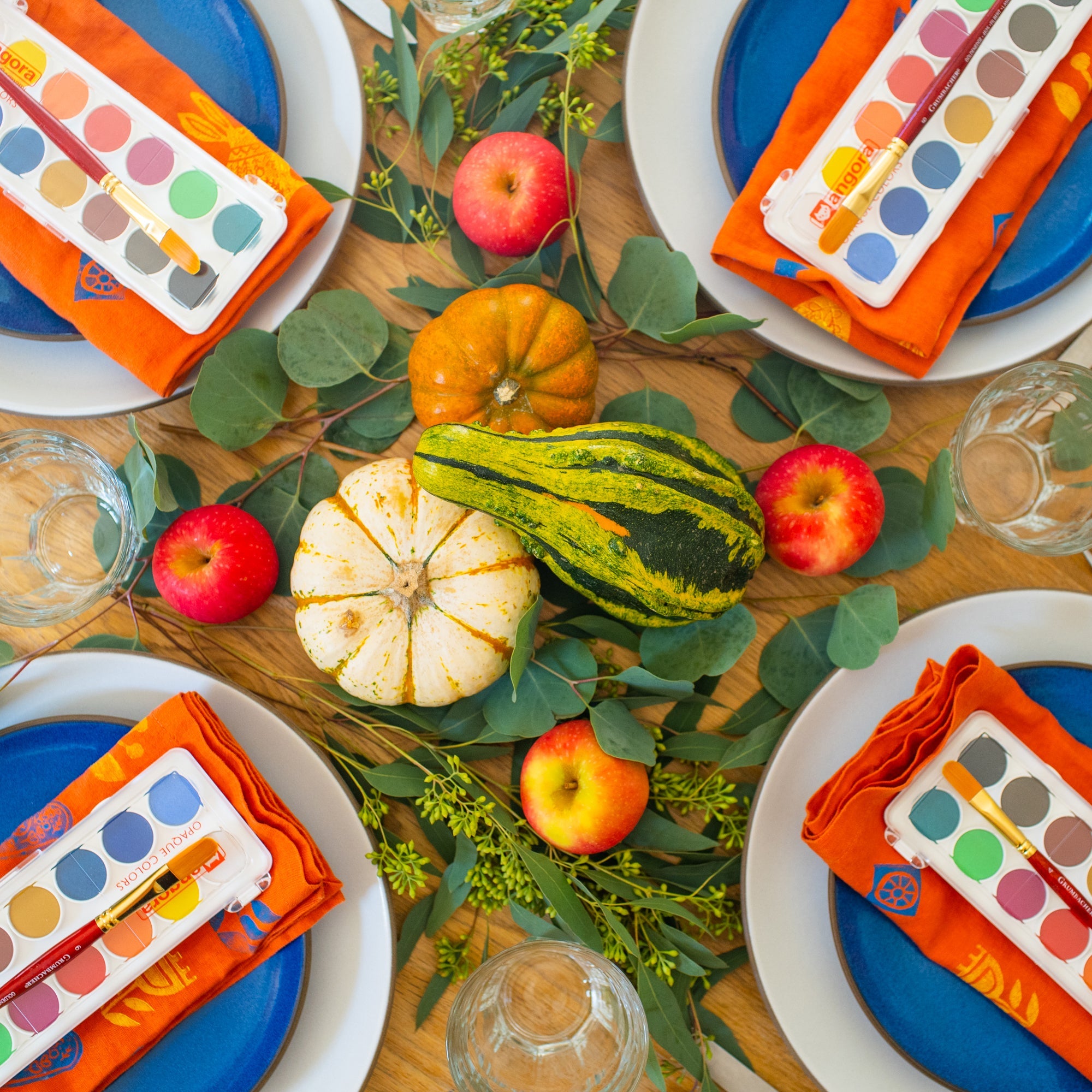 A Creative Friendsgiving Tablescape for Your Crafty Friends