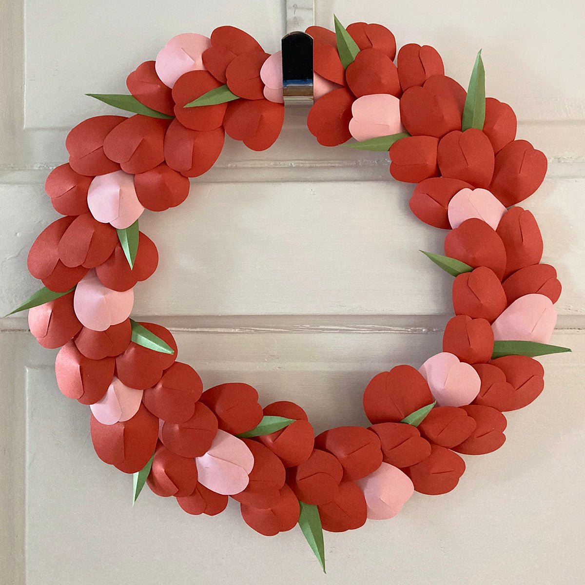 Make A Paper Tulip Valentine's Wreath