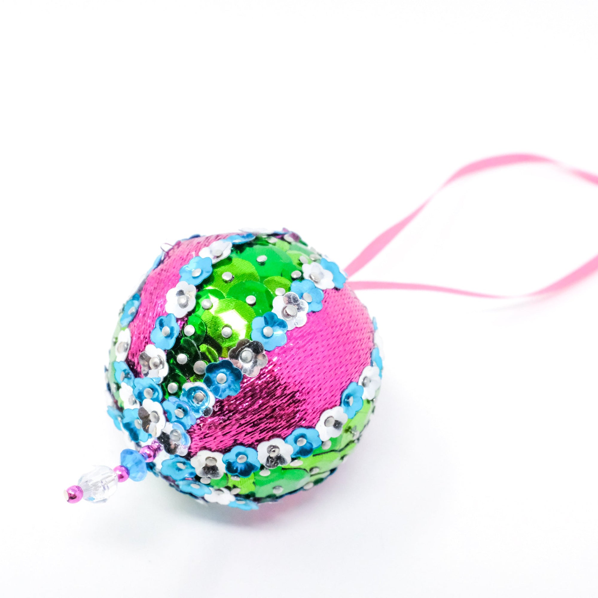 Vintage-Inspired DIY: Make a Pinned Sequin Ornament
