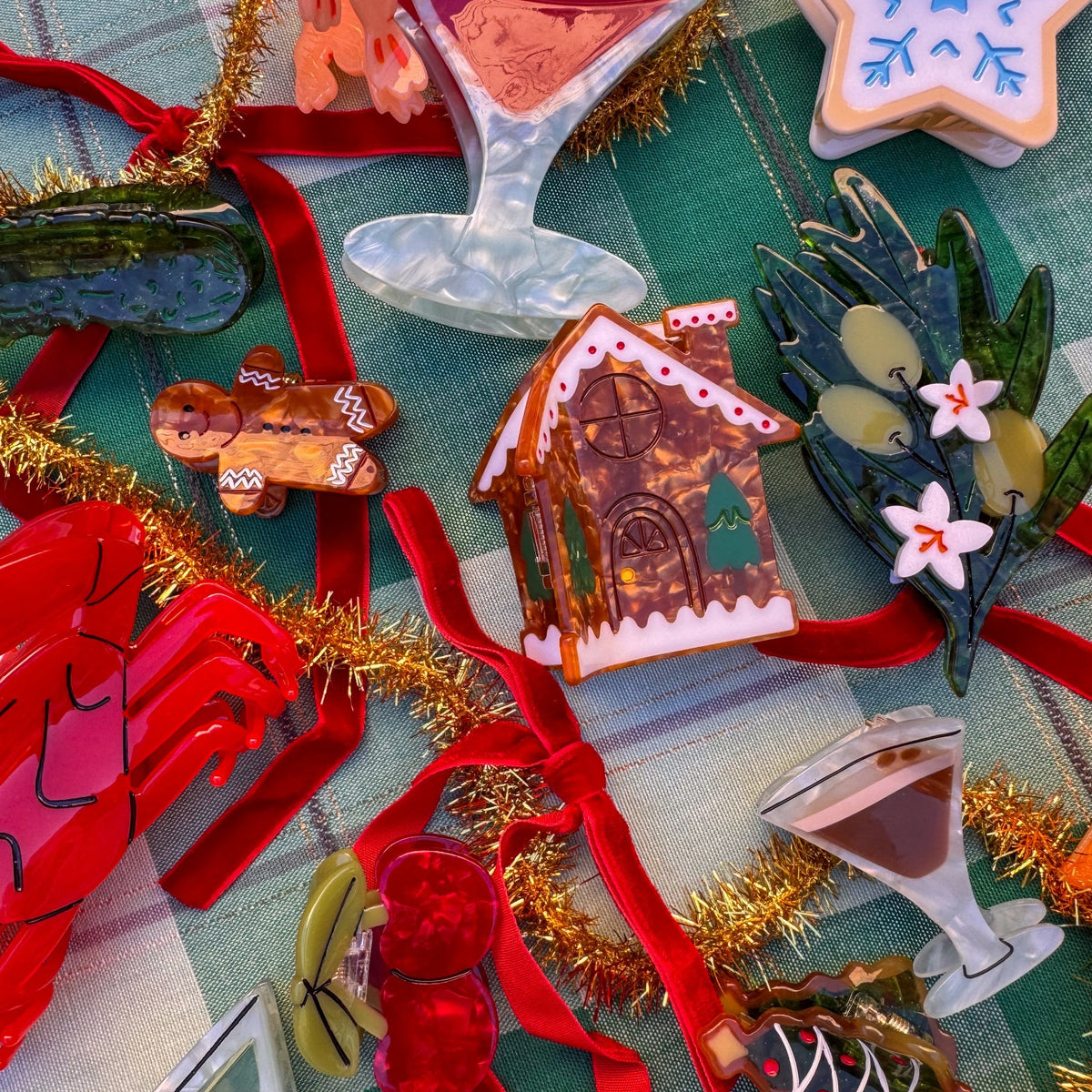 Midi Gingerbread House Holiday Cookie Hair Claw Clip