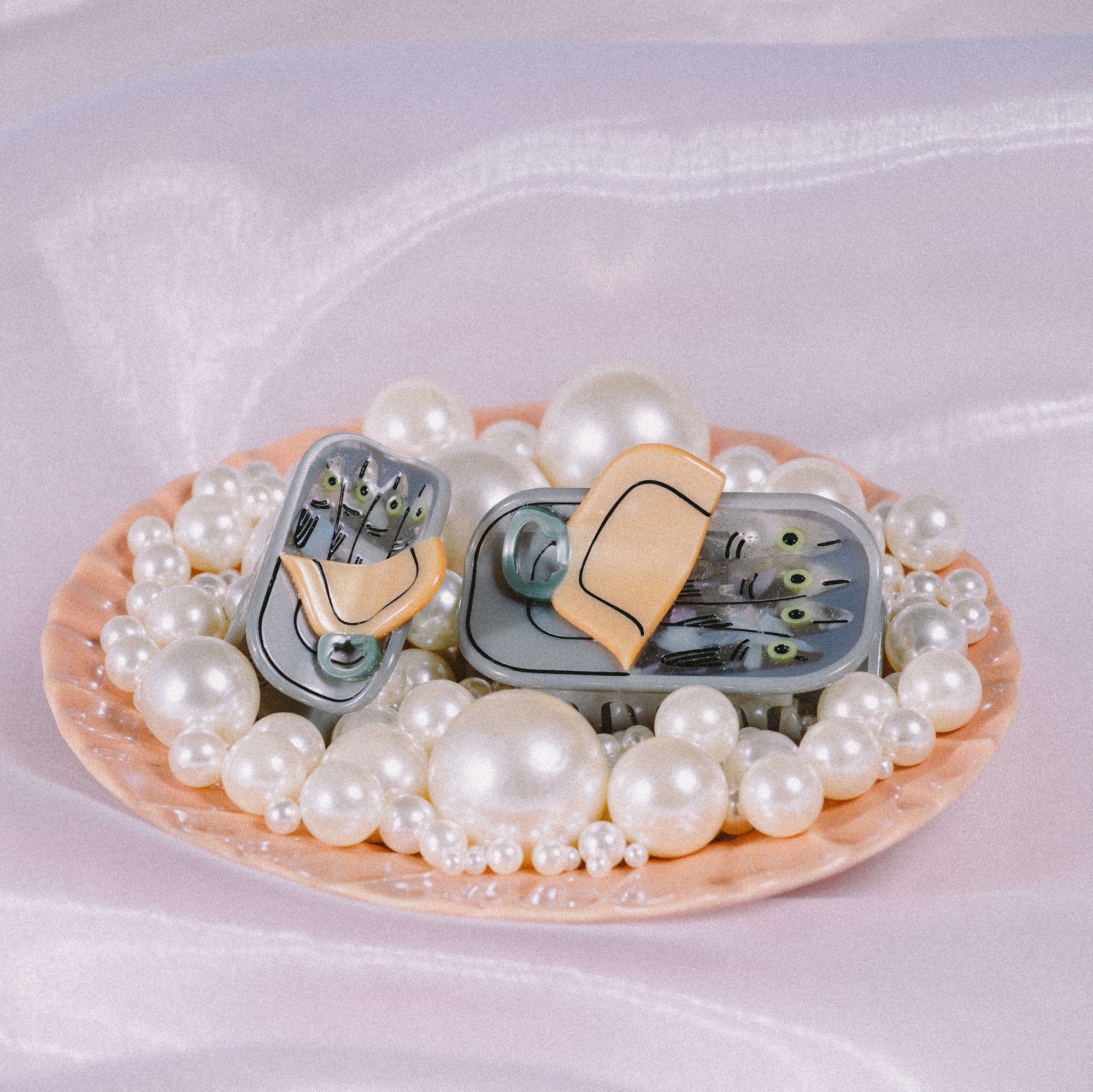 Midi Tinned Fish Hair Claw Clip