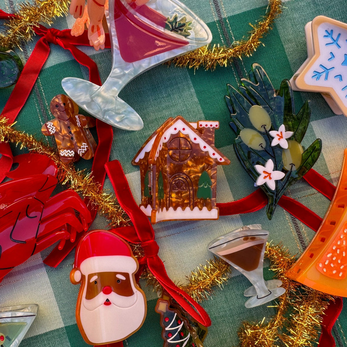 Midi Santa Holiday Cookie Hair Claw Clip